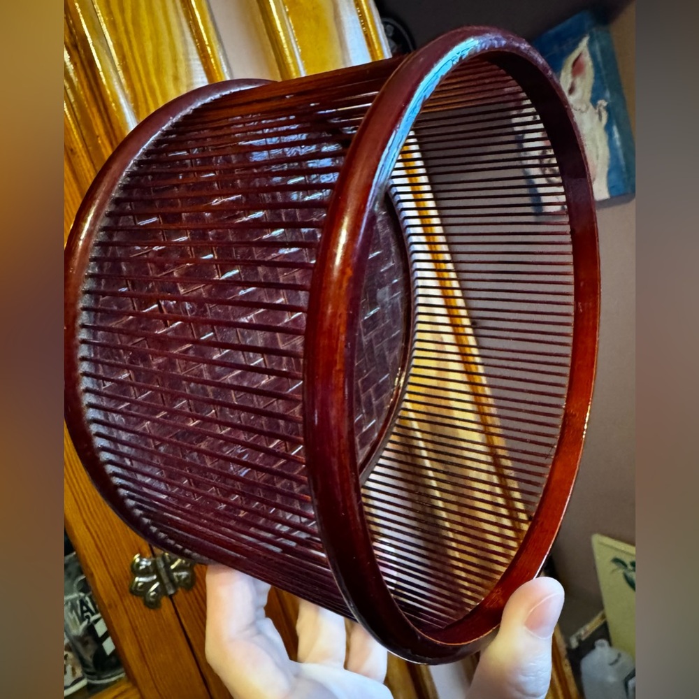 Japanese Vintage Lacquered Bamboo Basket✨ - Picture 9 of 16
